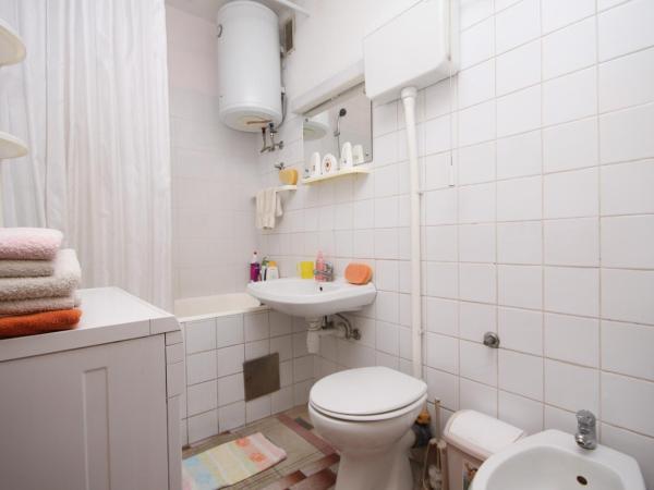 Rooms with WiFi Split - 9240 : photo 6 de la chambre chambre familiale