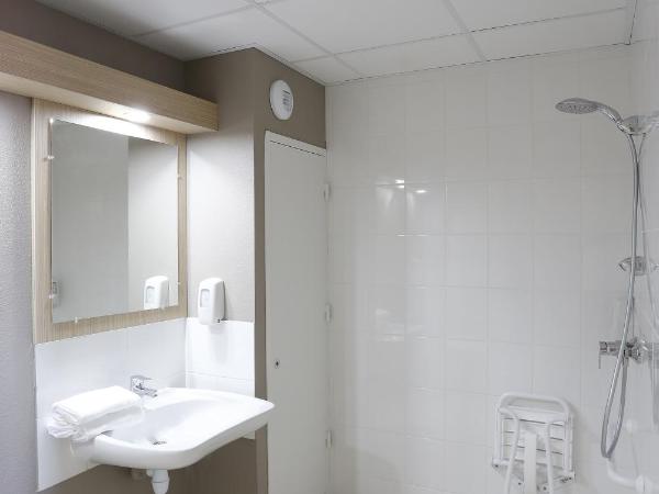 B&B HOTEL Gap : photo 5 de la chambre chambre double - accessible aux personnes à mobilité réduite