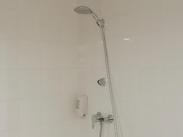 B&B HOTEL Gap : photo 6 de la chambre chambre double - accessible aux personnes à mobilité réduite