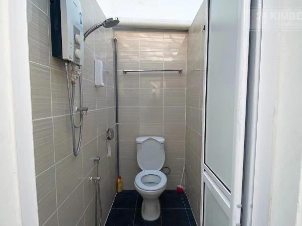 24 Kimberley : photo 9 de la chambre chambre quadruple avec salle de bains commune