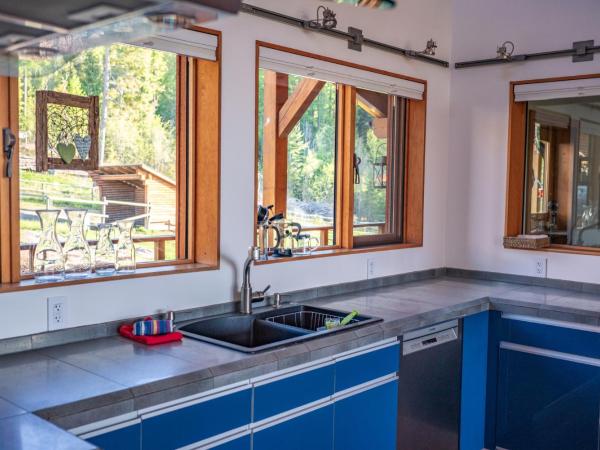 Myra Canyon Lodge : photo 6 de la chambre suite supérieure