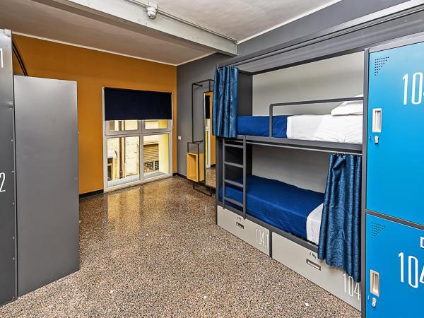 Marathon Hostel : photo 1 de la chambre lit dans dortoir mixte de 6 lits