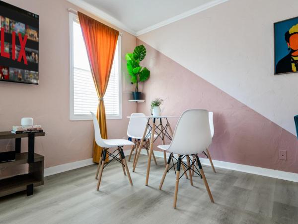 Dallas Oak Lawn Oasis w/ Private Pool, Hot Tub : photo 7 de la chambre maison 2 chambres