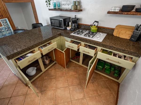 Dallas Oak Lawn Oasis w/ Private Pool, Hot Tub : photo 10 de la chambre maison 2 chambres