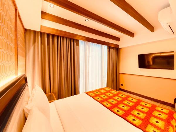 Miami Hotel Bangkok - SHA Plus : photo 10 de la chambre chambre de luxe - accès piscine