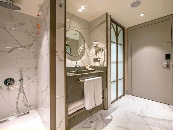 Stayso The House Hotel : photo 6 de la chambre chambre lit king-size supérieure