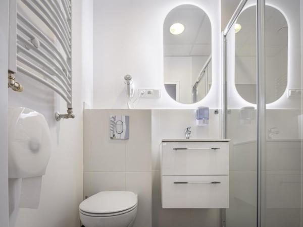 Villa Wilda : photo 8 de la chambre chambre double ou lits jumeaux avec douche