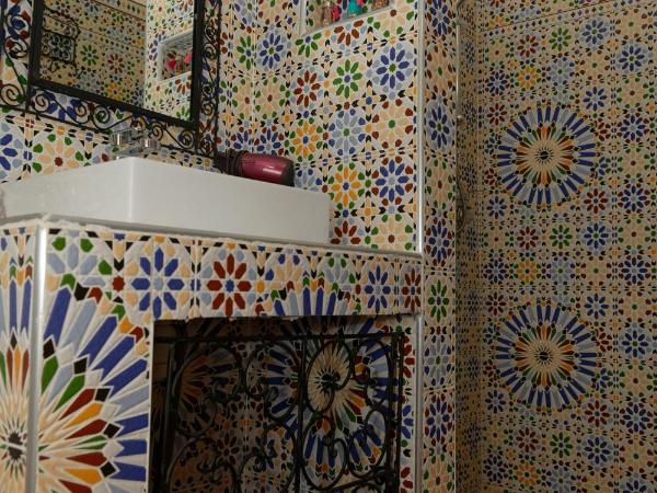 Riad Parfums de OUARZAZATE : photo 2 de la chambre chambre deluxe