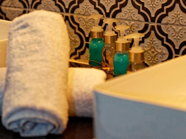 Riad Parfums de OUARZAZATE : photo 5 de la chambre chambre lit king-size deluxe