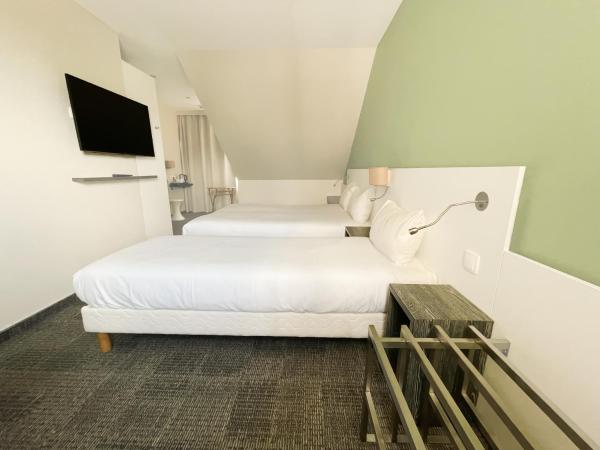 Greet Hotel Colmar : photo 7 de la chambre chambre pop avec 1 lit double et 1 lit simple