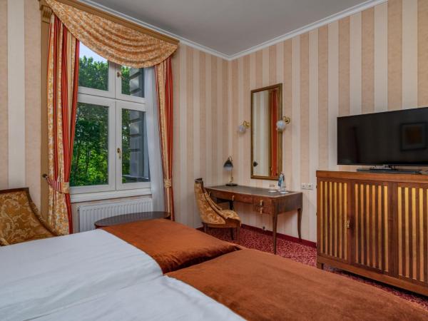 Ensana Grand Margaret Island : photo 3 de la chambre chambre lits jumeaux deluxe avec accès au centre de bien-Être et à la salle de sport