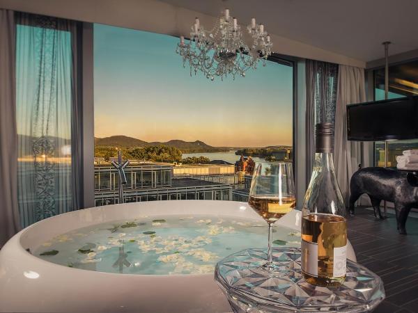 Kameha Grand Bonn : photo 4 de la chambre suite lit king-size avec toit-terrasse