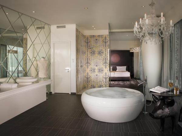 Kameha Grand Bonn : photo 6 de la chambre suite lit king-size avec toit-terrasse