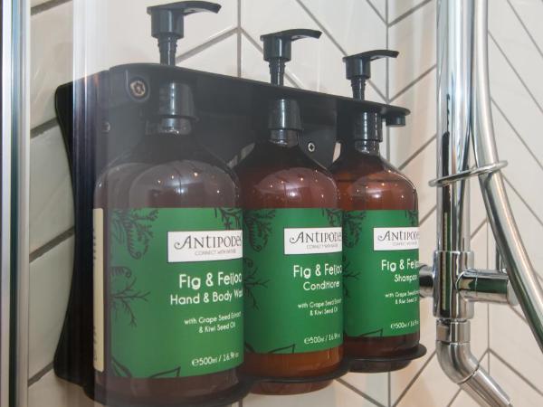 Staybridge Suites - Cardiff, an IHG Hotel : photo 4 de la chambre suite studio lit king-size