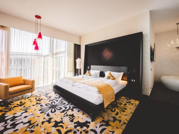 Kameha Grand Bonn : photo 3 de la chambre suite lit queen-size avec toit-terrasse