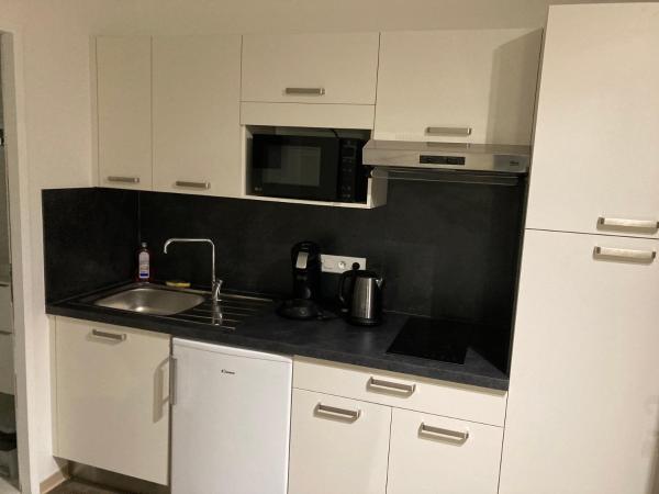 Apparts Confort 87 : photo 1 de la chambre appartement avec balcon