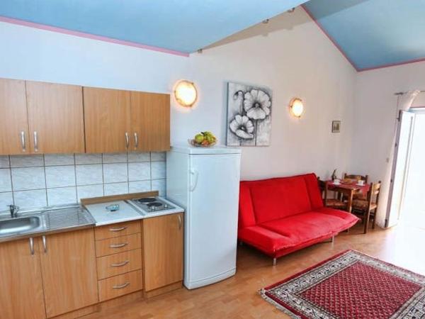 Apartments and rooms by the sea Stanici, Omis - 14783 : photo 5 de la chambre appartement 1 chambre avec balcon et vue sur mer