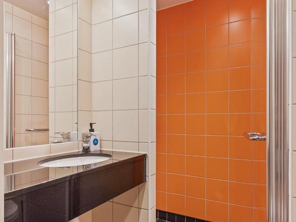 Quality Hotel Saga : photo 3 de la chambre chambre familiale