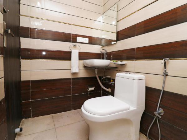 Airport Hotel Shivaka Inn : photo 9 de la chambre chambre double supérieure