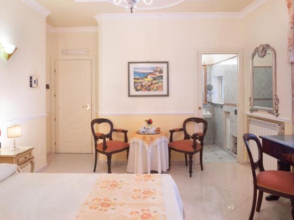 Hotel Trinacria : photo 3 de la chambre chambre triple avec baignoire