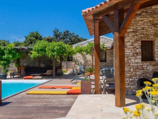 Les chambres SoleLuna Bonifacio : photo 3 de la chambre chambre double - vue sur piscine