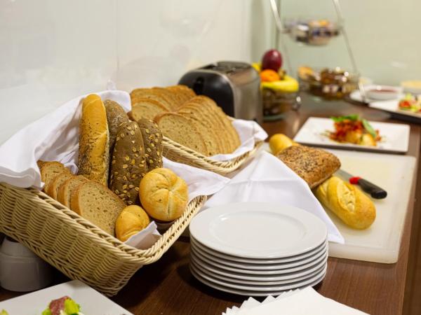 Hotel DAP : photo 7 de la chambre chambre double avec balcon