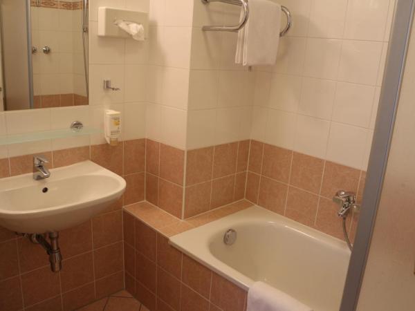 Suite Hotel 900 m zur Oper : photo 5 de la chambre suite congrès