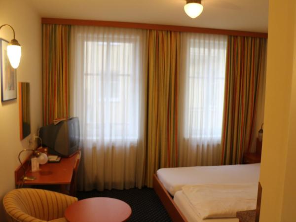 Suite Hotel 900 m zur Oper : photo 4 de la chambre chambre double