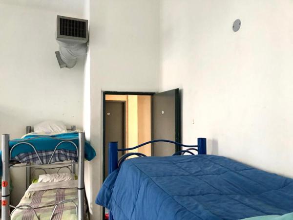 Granados Hostel : photo 5 de la chambre lit dans dortoir mixte de 6 lits