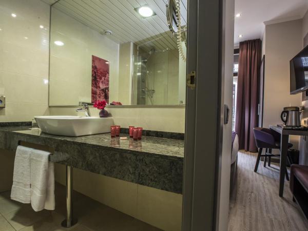 Leonardo Hotel Barcelona Las Ramblas : photo 1 de la chambre chambre double ou lits jumeaux supérieure