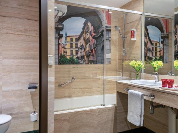 Leonardo Hotel Madrid City Center : photo 7 de la chambre chambre triple confort