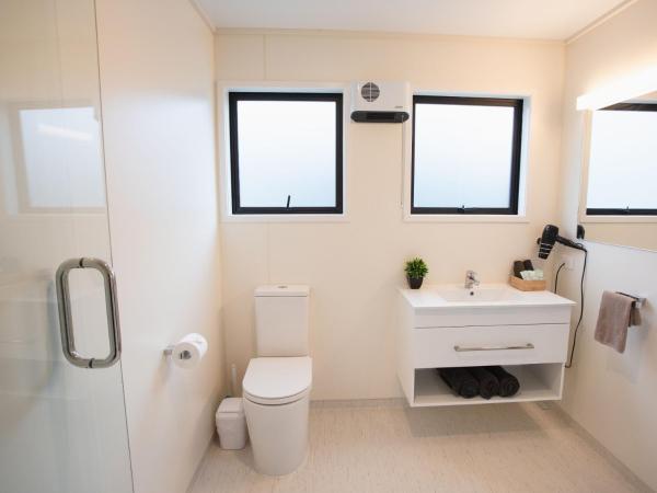 Wanaka Top 10 Holiday Park : photo 6 de la chambre studio en motel avec cuisine