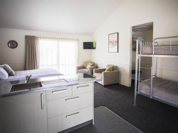 Wanaka Top 10 Holiday Park : photo 7 de la chambre studio familial