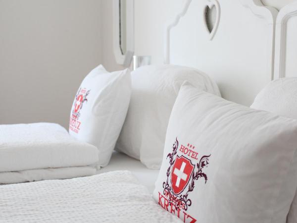Hotel Weisses Kreuz : photo 9 de la chambre chambre lits jumeaux