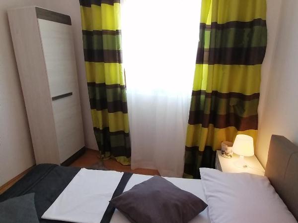 Apartments and rooms with parking space Crikvenica - 12305 : photo 2 de la chambre appartement 2 chambres avec terrasse et vue sur la mer