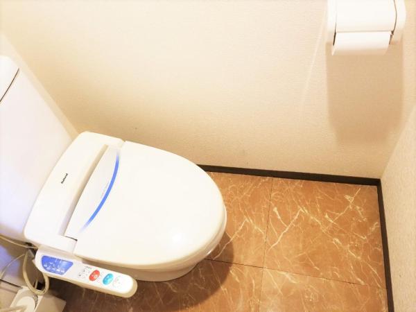 Jakotel : photo 8 de la chambre chambre familiale avec salle de bains commune