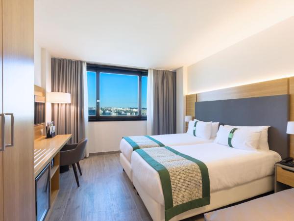 Holiday Inn Naples, an IHG Hotel : photo 8 de la chambre chambre lits jumeaux premium avec canapé-lit