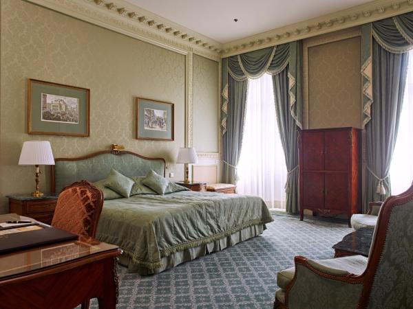 Grand Hotel Wien : photo 7 de la chambre grande chambre lit king-size - vue sur boulevard le ring