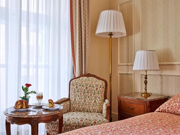 Grand Hotel Wien : photo 4 de la chambre hébergement lit queen-size standard