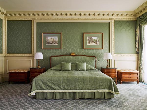 Grand Hotel Wien : photo 1 de la chambre grand room with kingsize bed and ring road view