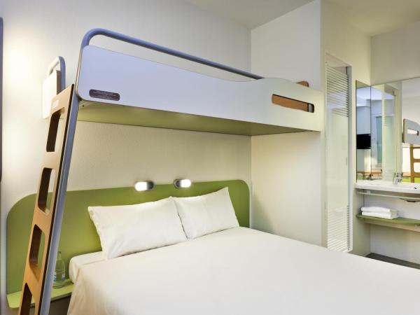 ibis budget Tours Nord : photo 7 de la chambre chambre 1 lit double + 1 lit superposé