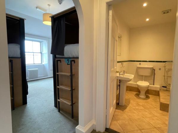 Leevin Hostel George : photo 1 de la chambre lit dans dortoir pour femmes de 4 lits