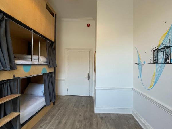 Leevin Hostel George : photo 2 de la chambre lit dans dortoir masculin de 3 lits