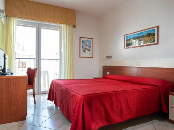 Hotel Sheila : photo 5 de la chambre chambre double ou lits jumeaux avec balcon