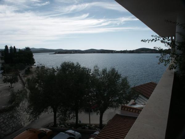 Rooms by the sea Brodarica, Sibenik - 478 : photo 5 de la chambre chambre double avec balcon - vue sur mer