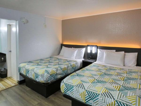 Motel 6-Sacramento, CA - Old Sacramento North : photo 1 de la chambre chambre quadruple de luxe - non-fumeurs