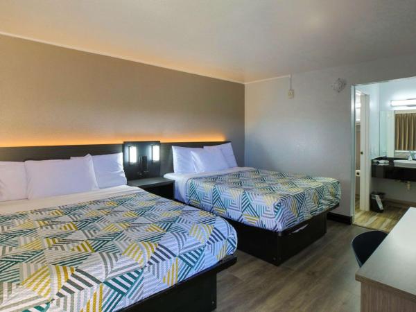 Motel 6-Sacramento, CA - Old Sacramento North : photo 1 de la chambre chambre deluxe avec 2 lits queen-size - non-fumeurs