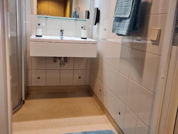 Noah Longstay : photo 7 de la chambre chambre double avec salle de bains privative