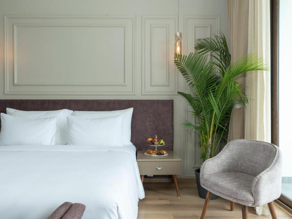 'ZANA' Lakeview Resort - most scenic lakeside resort : photo 3 de la chambre lakefront rooms with private garden