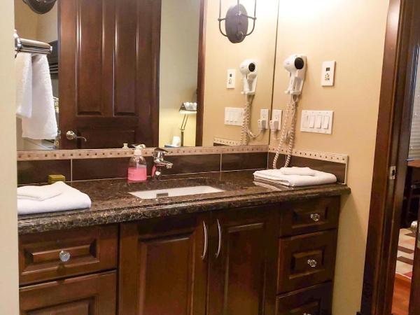 Westmount River Inn : photo 9 de la chambre superior queen with spa bath